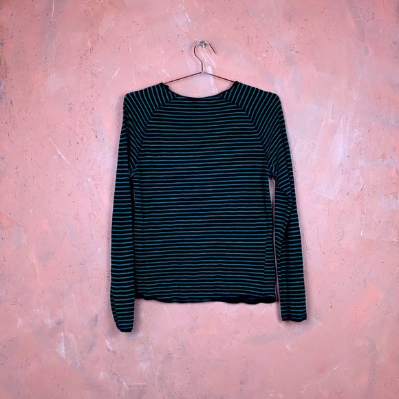 Pack of 2 Medium T-Shirts / Long Sleeve T-Shirts /  Medium Christmas T-Shirts / - Picture 4 of 7